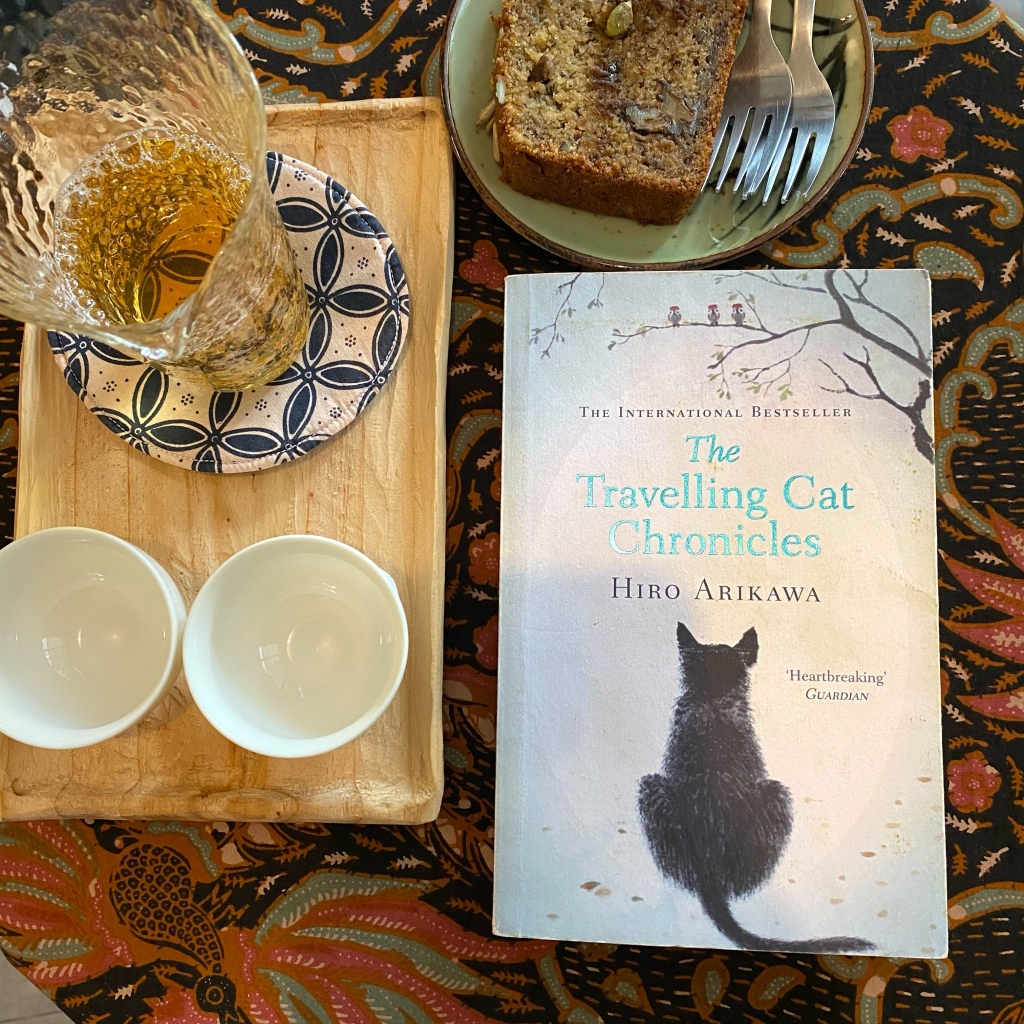 Book Review: The Travelling Cat Chronicles by Hiro Arikawa